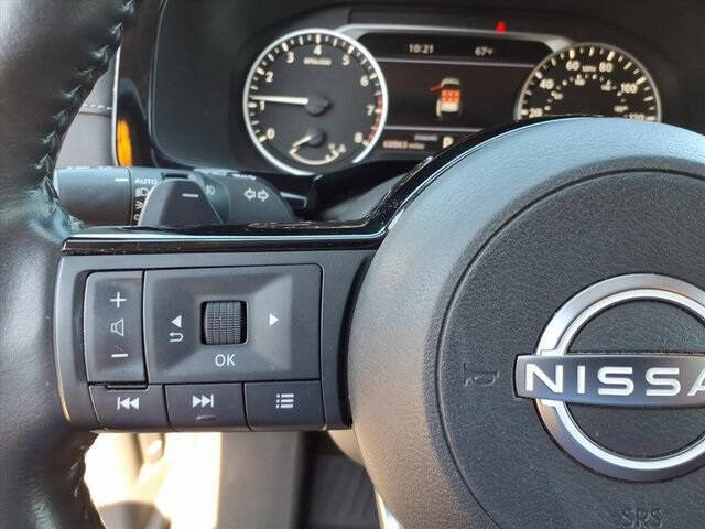 2022 Nissan Pathfinder SL