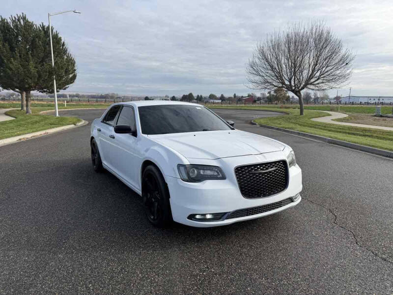 2018 Chrysler 300 S