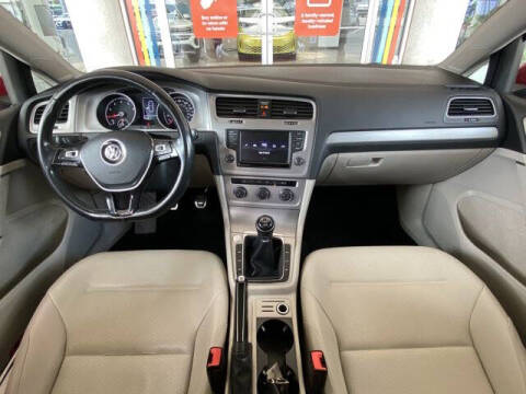 2017 Volkswagen Golf TSI Wolfsburg Edition
