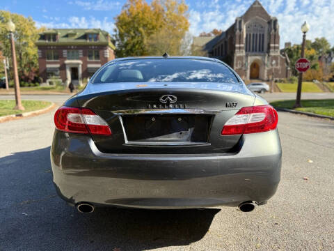 2011 Infiniti M37
