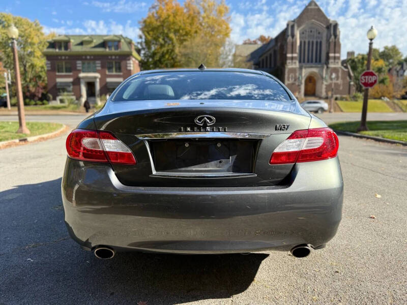 2011 Infiniti M37