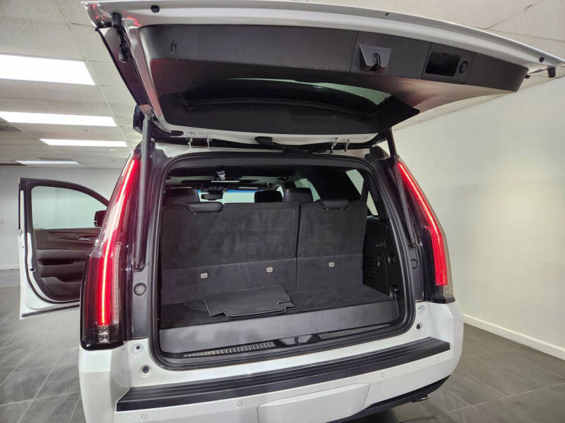 2016 Cadillac Escalade Platinum