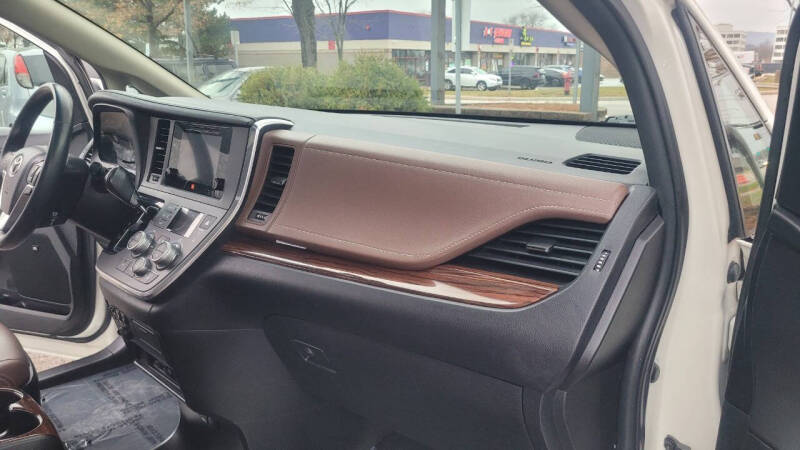 2015 Toyota Sienna Limited Premium 7-Passenger