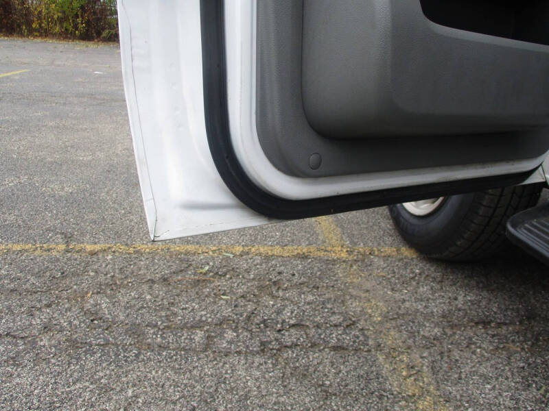 2009 Ford E-Series E-150 XLT