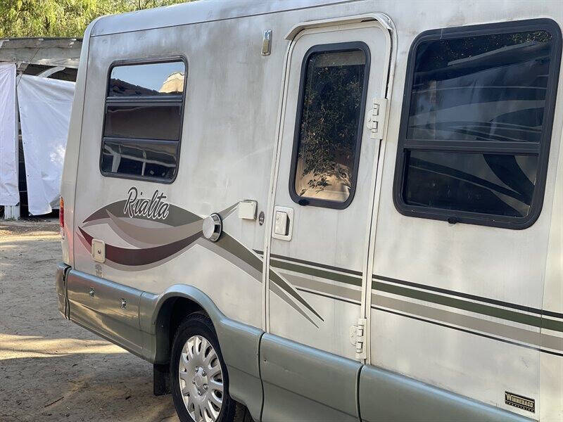 2002 Winnebago Rialta