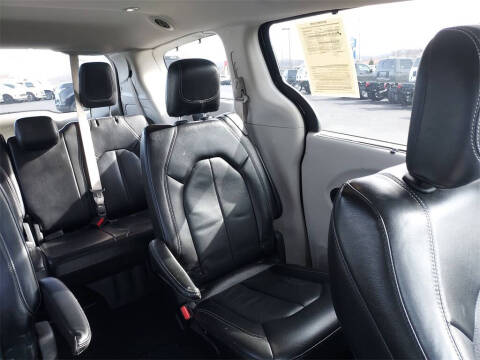 2022 Chrysler Pacifica Touring L