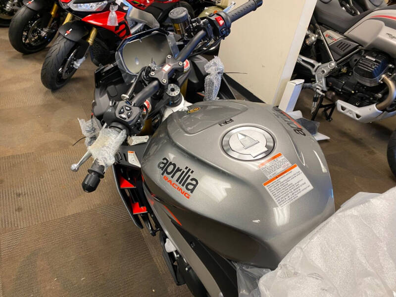 2023 Aprilia Tuono V4 1100 E5