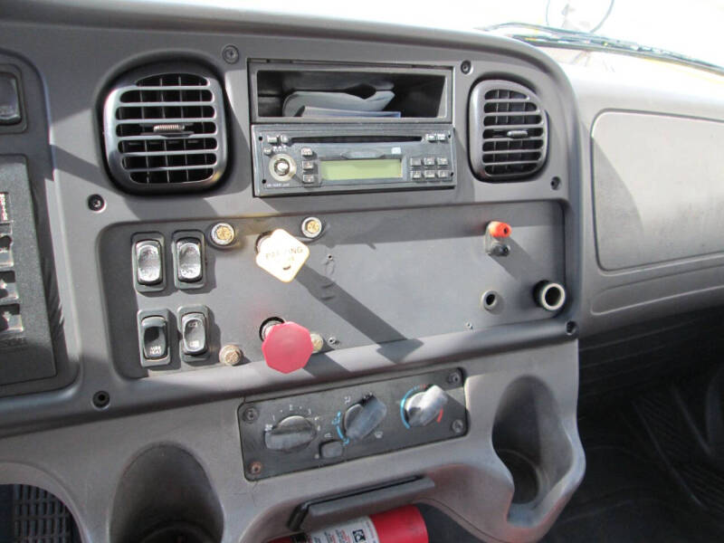 2007 Freightliner Business class M2