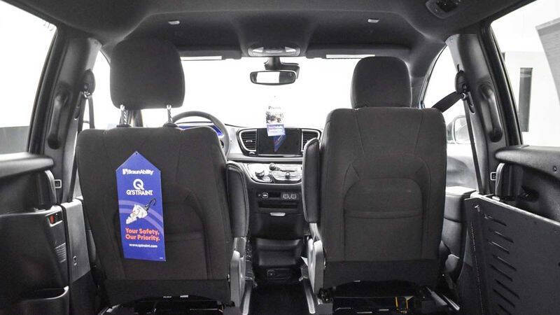 2024 Chrysler Pacifica Touring