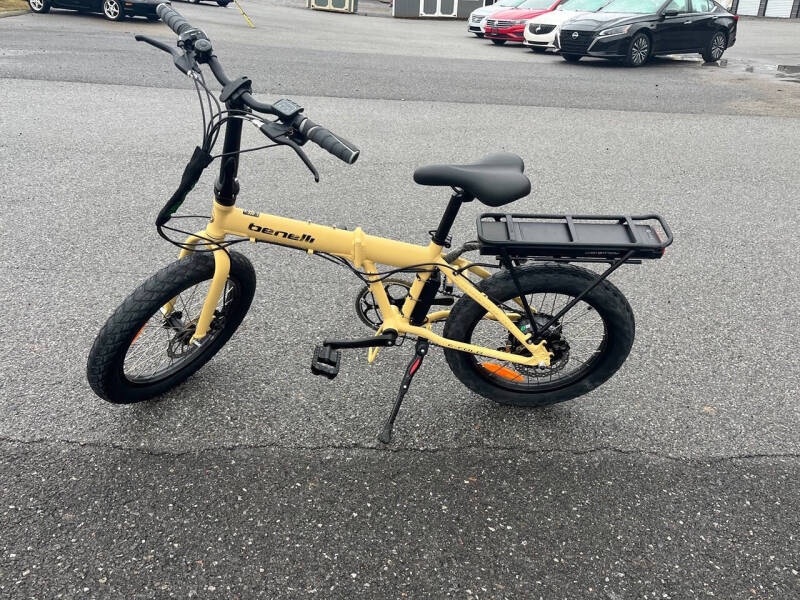 2025 Benelli E-Fold 500