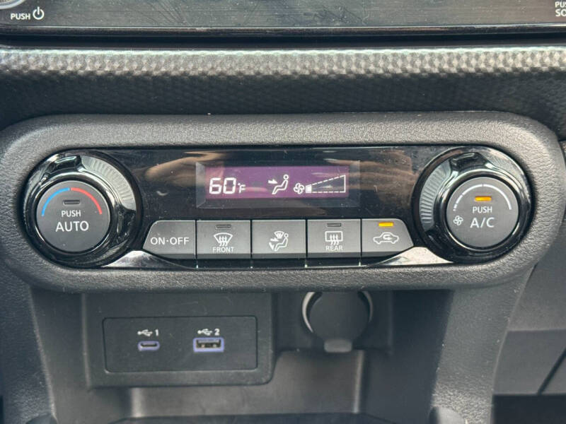 2022 Nissan Kicks SV