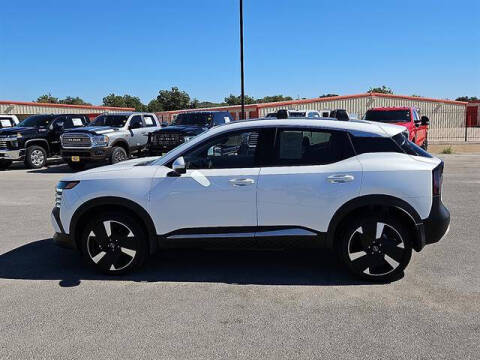 2025 Nissan Kicks SR