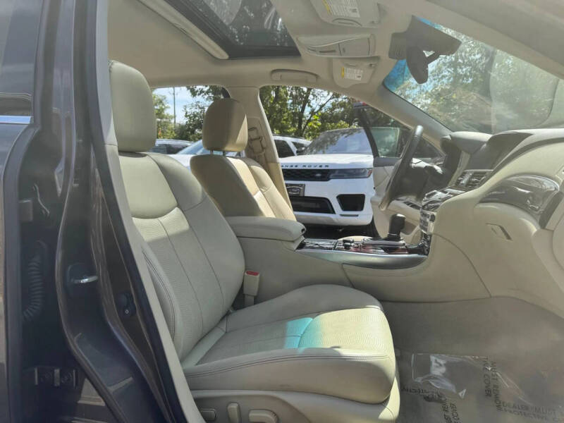 2016 Infiniti Q70L 3.7