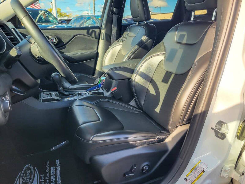 2019 Jeep Cherokee Latitude Plus