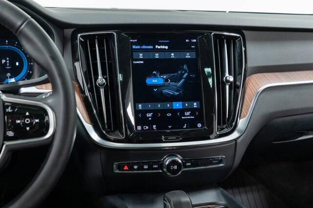 2024 Volvo V60 Cross Country B5 Plus