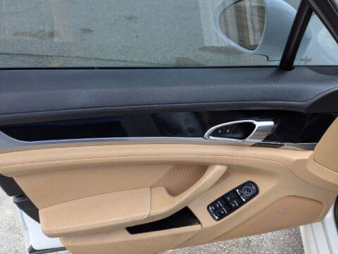 2015 Porsche Panamera 4