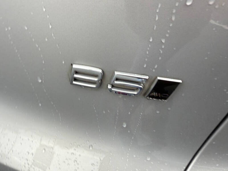 2023 Volvo XC40 B5 Core