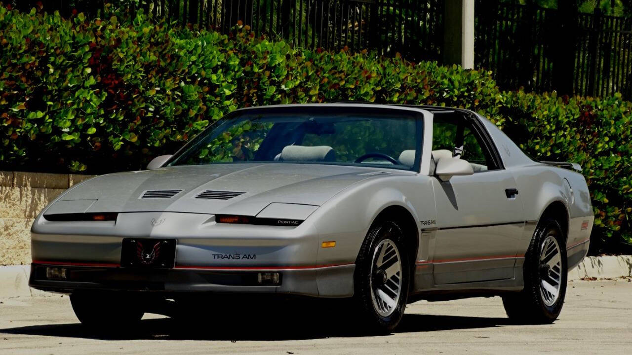 1985 Pontiac Firebird 35