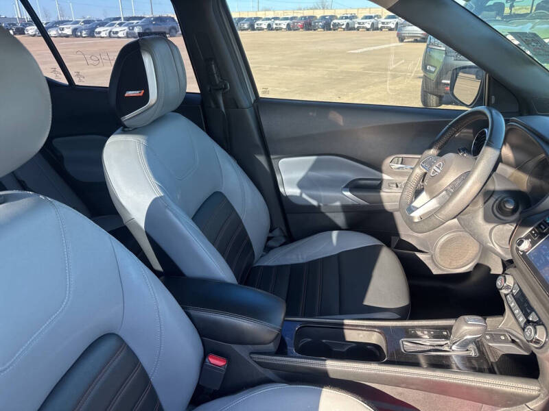 2023 Nissan Kicks SR