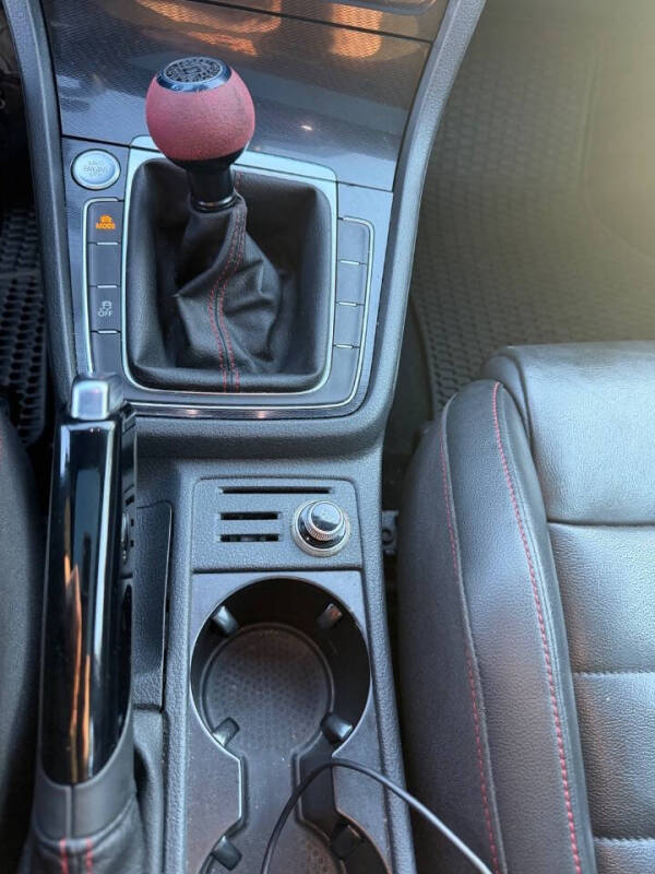 2016 Volkswagen Golf GTI SE