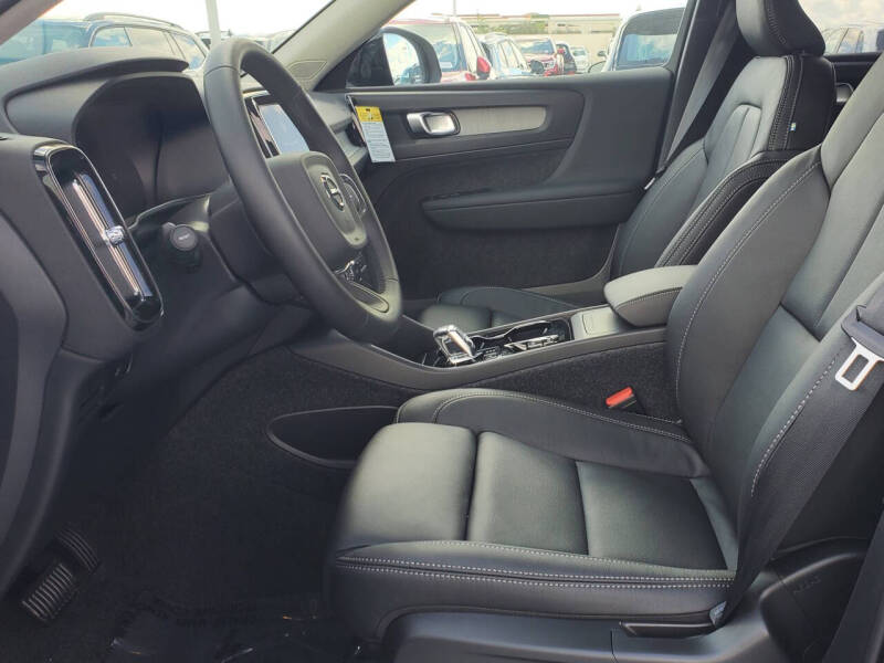 2026 Volvo XC40 B4 Plus