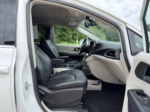 2020 Chrysler Pacifica Touring L