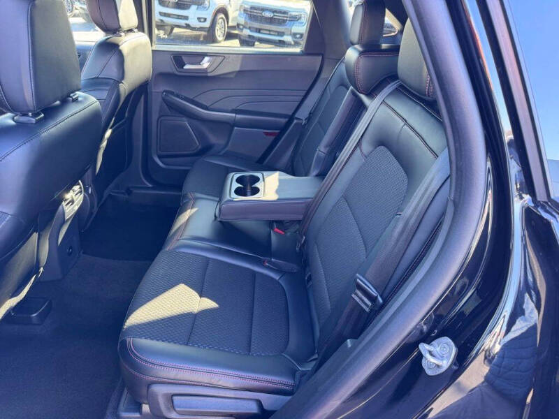 2025 Ford Escape ST-Line Select