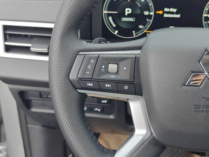 2025 Mitsubishi Outlander PHEV SE