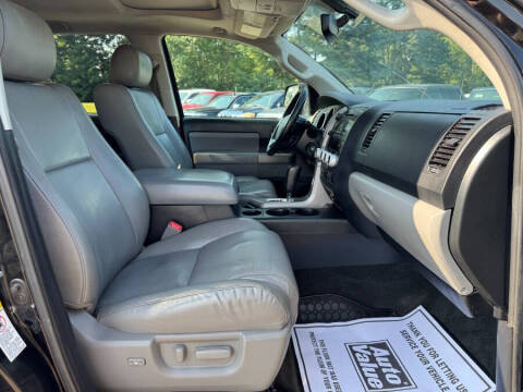 2013 Toyota Sequoia SR5