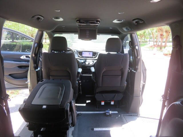 2021 Chrysler Pacifica Touring