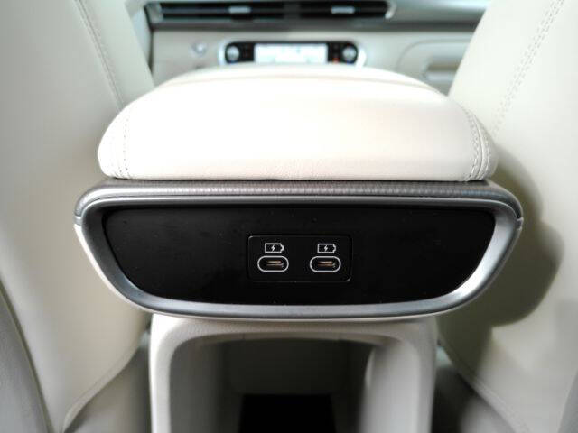 2024 Genesis GV60 Standard