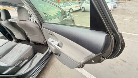 2012 Toyota Prius v Two