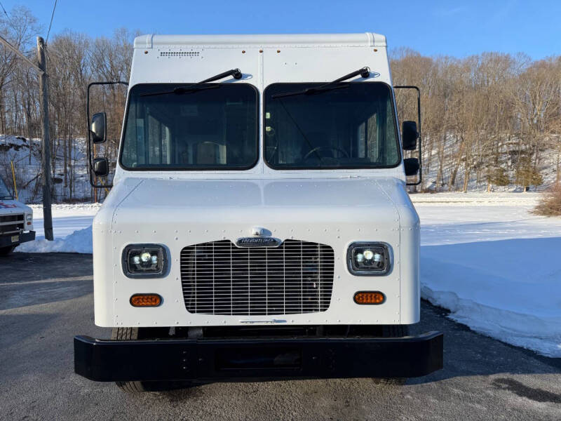 2021 Freightliner MT45 Chassis