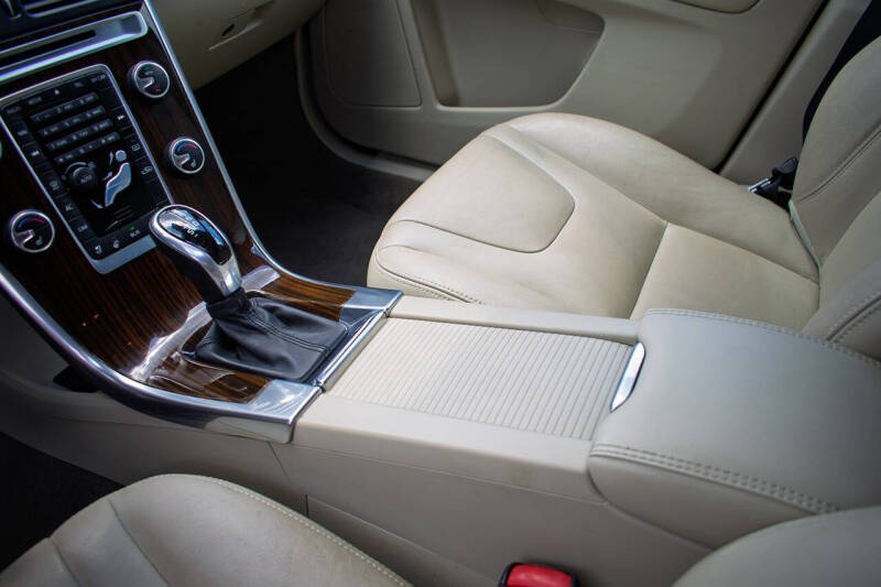 2015 Volvo XC60 3.2 Platinum