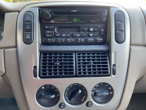 2004 Ford Explorer XLT