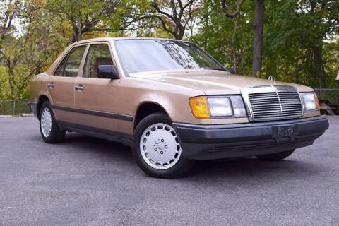 1987 Mercedes-Benz 260-Class for sale at Bill Dovell Motor Car in Columbus OH