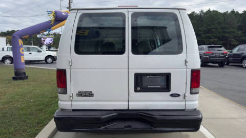 2004 Ford E-Series E-250