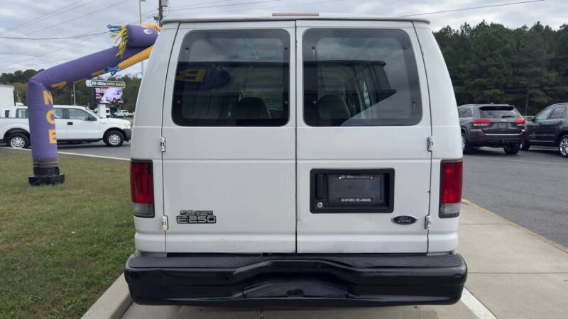 2004 Ford E-Series E-250