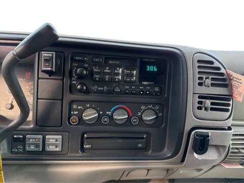 1999 Chevrolet Suburban K1500 LS
