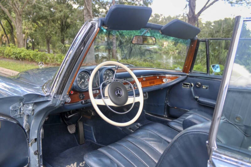 1970 Mercedes-Benz 280-Class