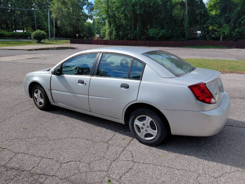2005 Saturn Ion 1