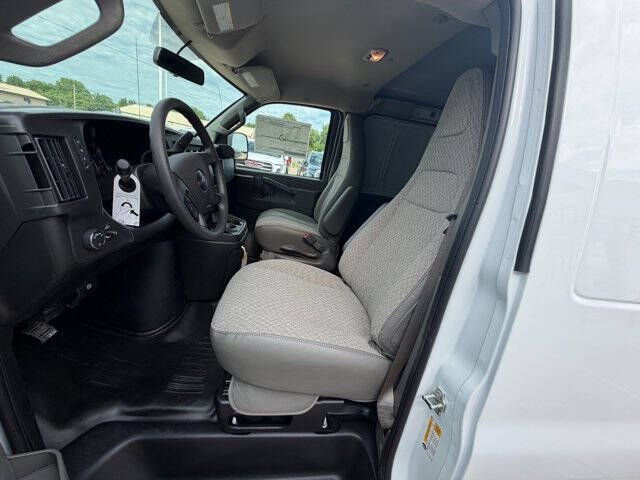 2026 GMC Savana 2500