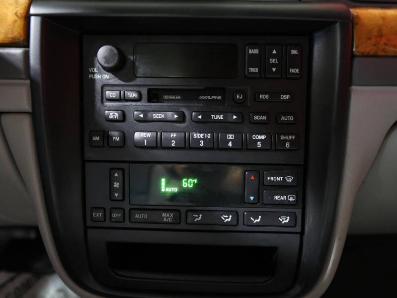 2002 Lincoln Continental