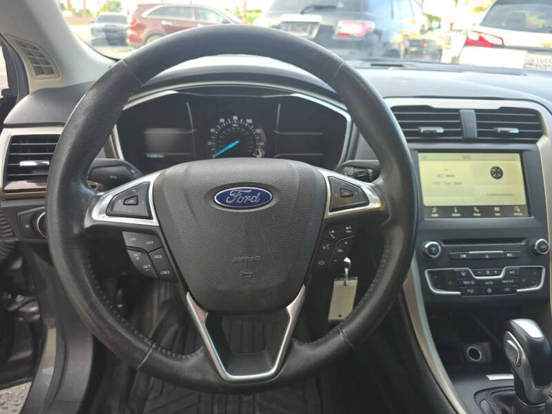 2016 Ford Fusion SE