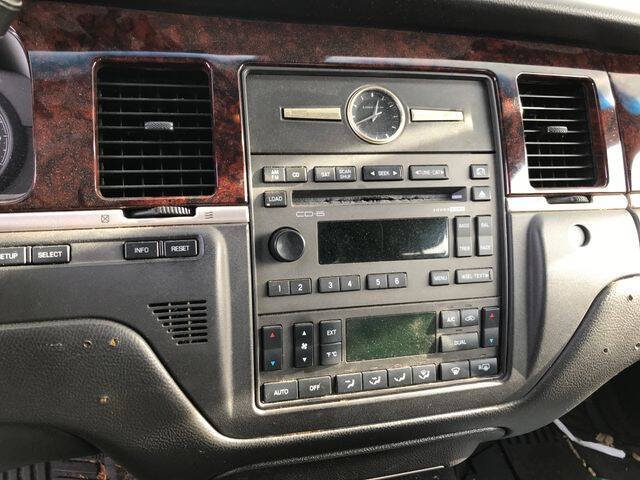 2011 Lincoln Town Car