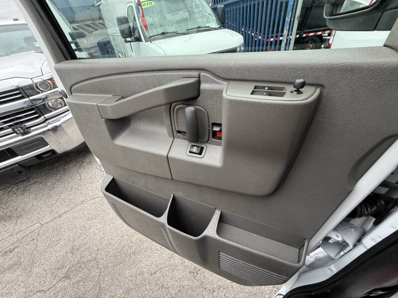 2021 Chevrolet Express 2500