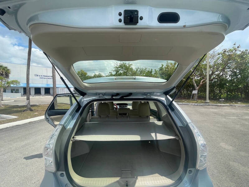 2014 Toyota Prius v Two