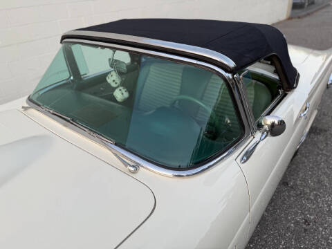 1957 Ford Thunderbird