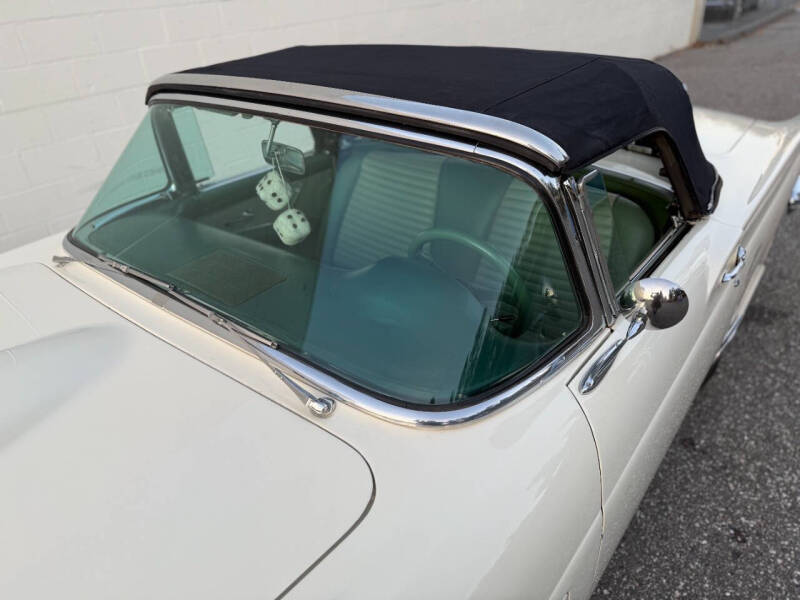 1957 Ford Thunderbird