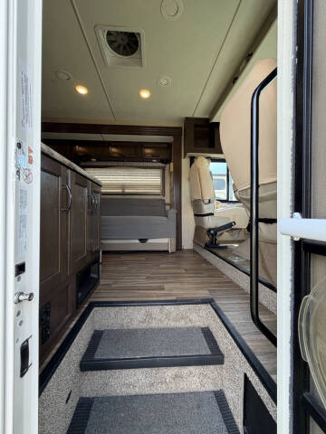 2018 Thor Motor Coach Ace 30.4